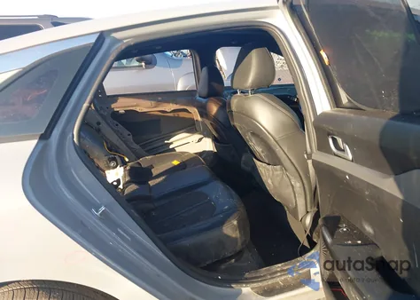 2021 Kia K5 Gt-Line z USA, uszkodzony, nr VIN 5XXG64J27MG038897